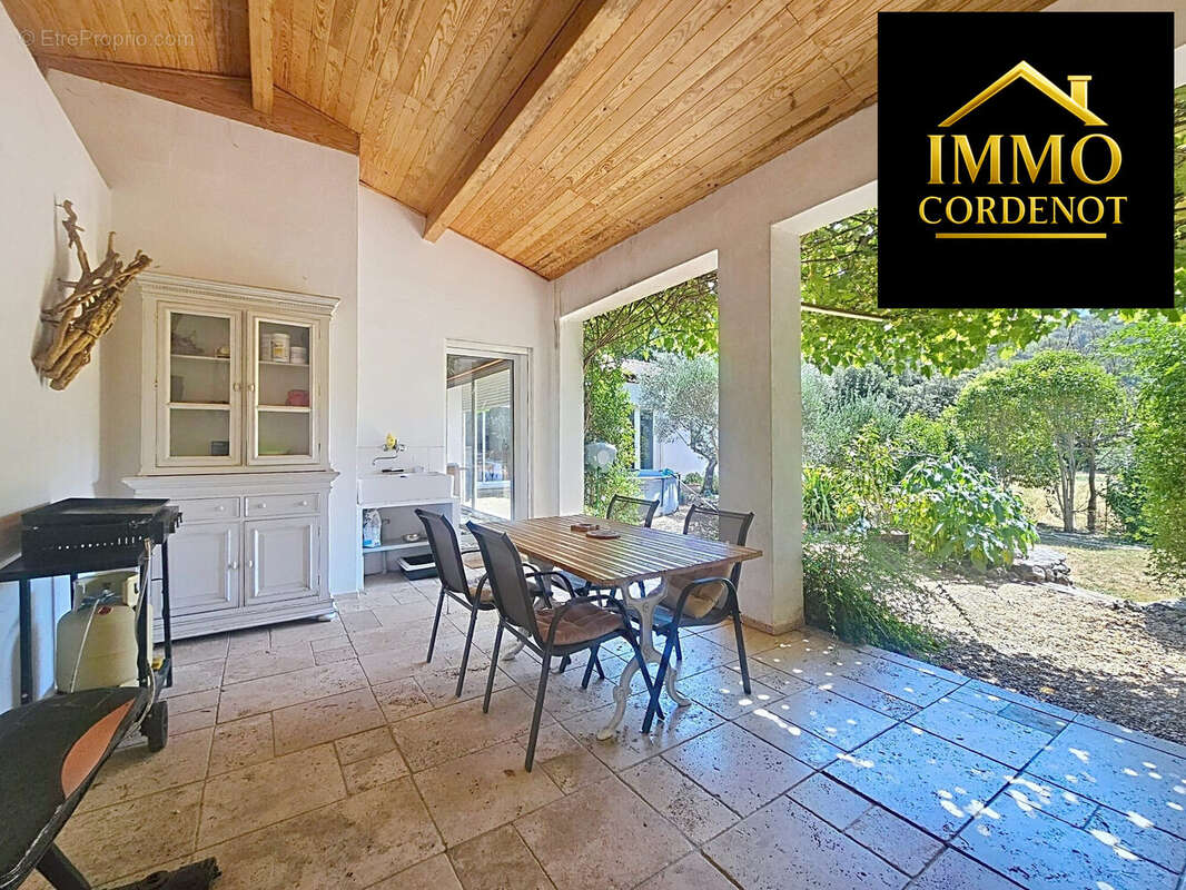 Maison 5 pièces 179 m² à vendre à Meounes-Les-Montrieux (83136) - photo 6