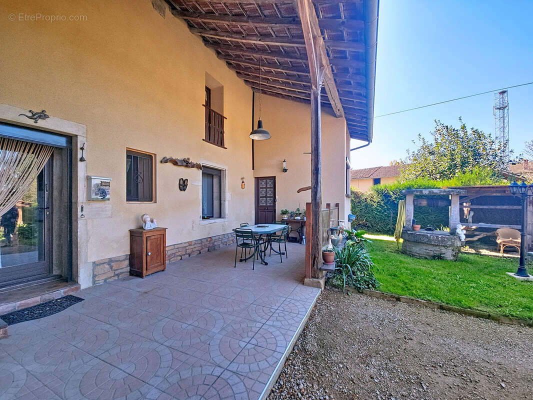 Maison à CURCIAT-DONGALON