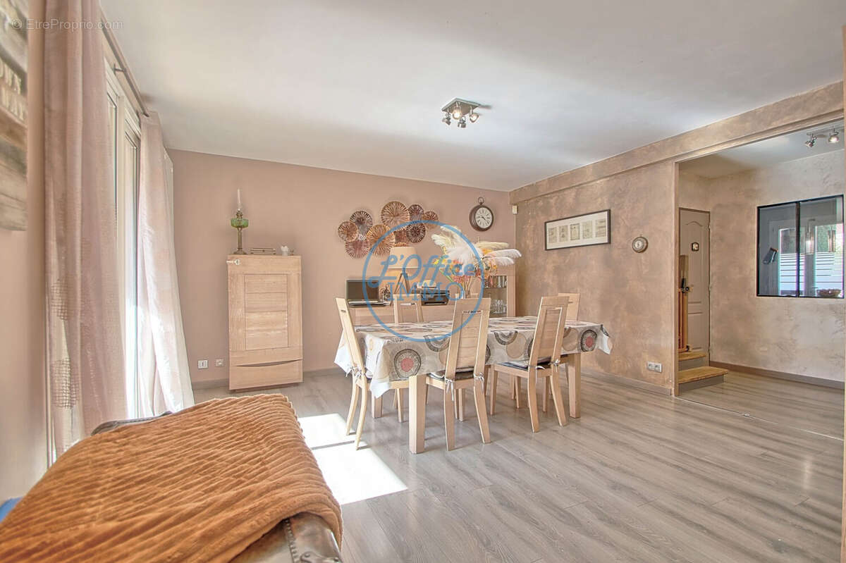 Maison à LA VALETTE-DU-VAR