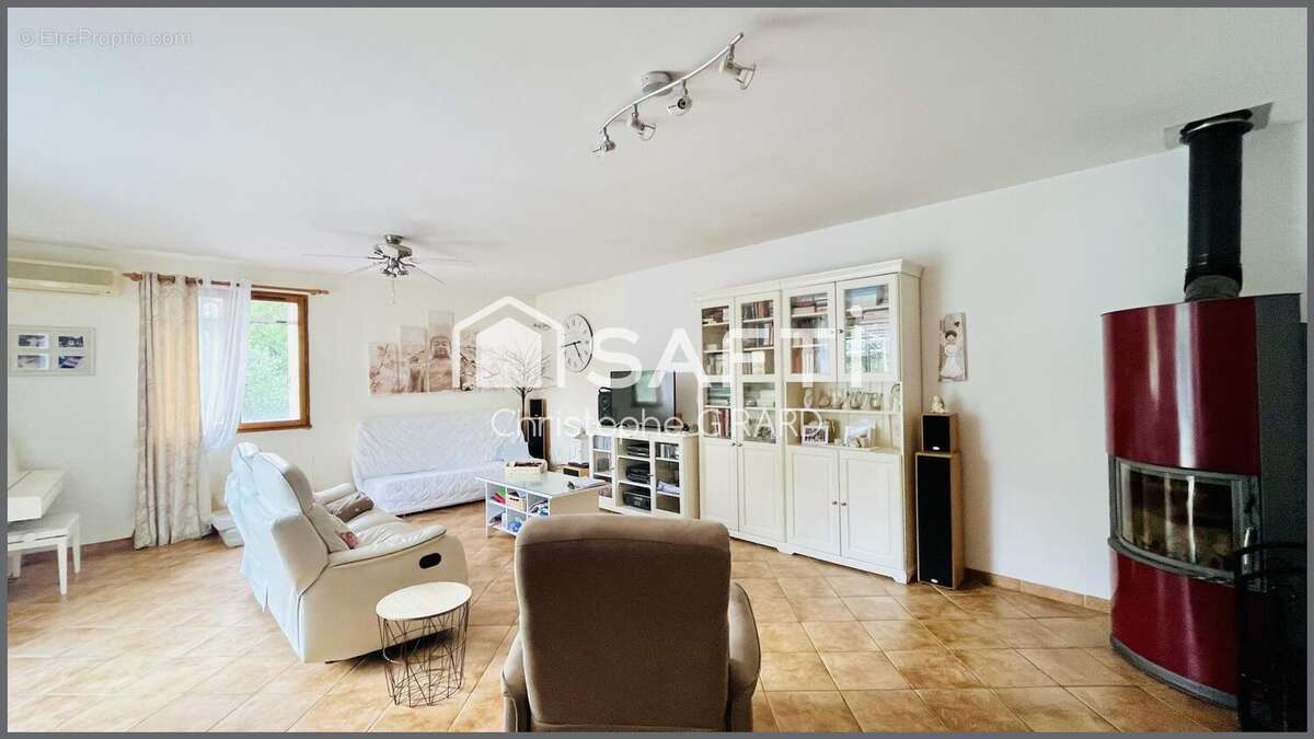 Maison 173 m² à La Tour-D'aigues  - photo 3