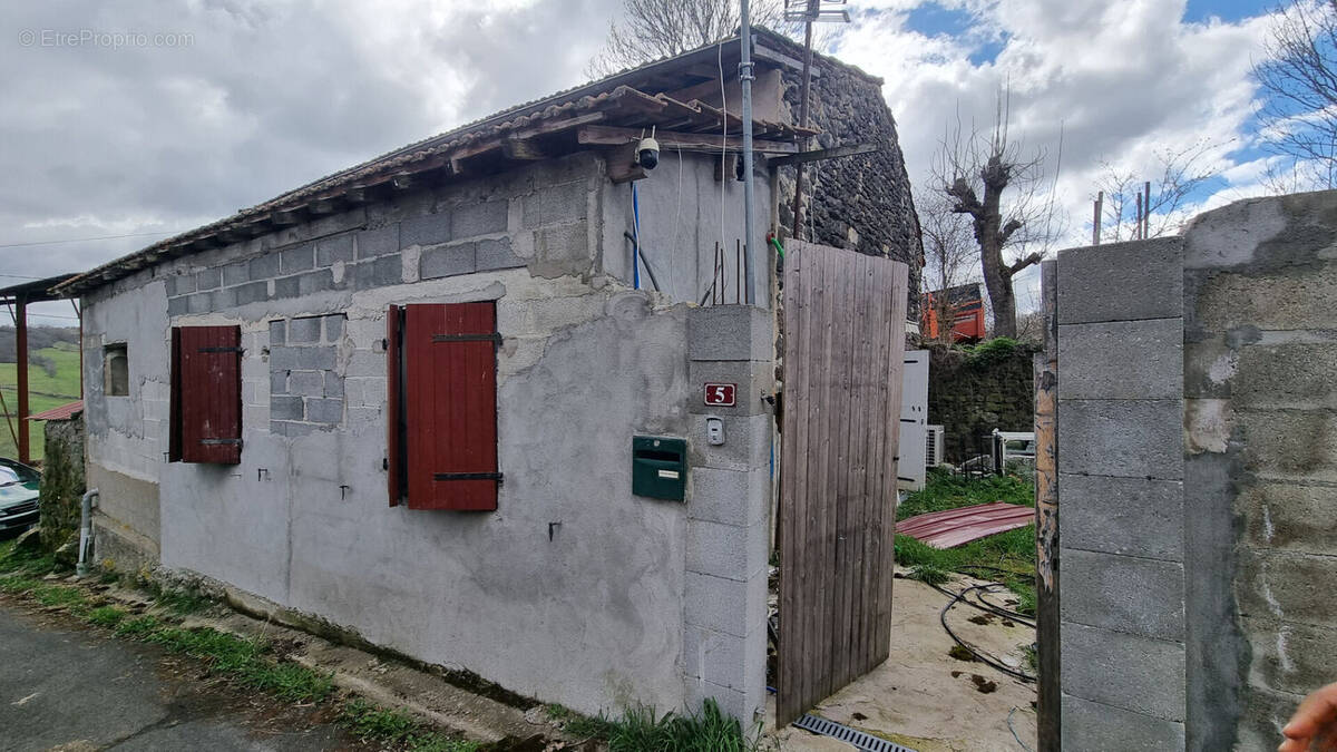 Maison à SAINT-FLORET