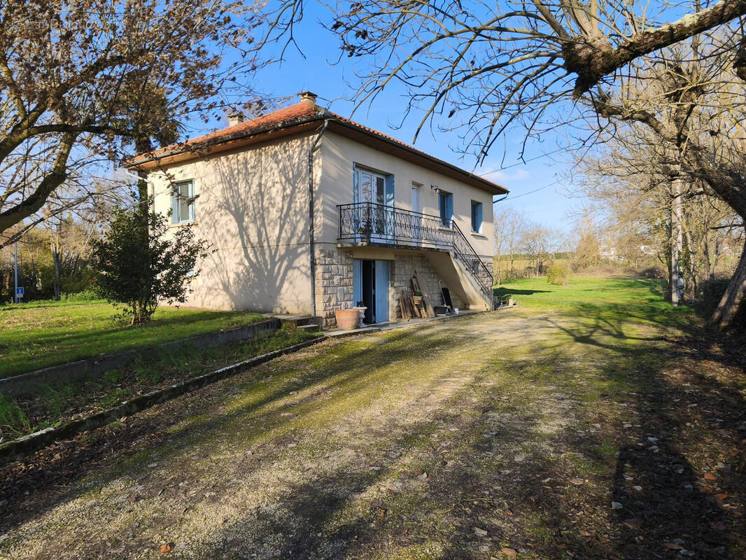 Maison à MAUVEZIN