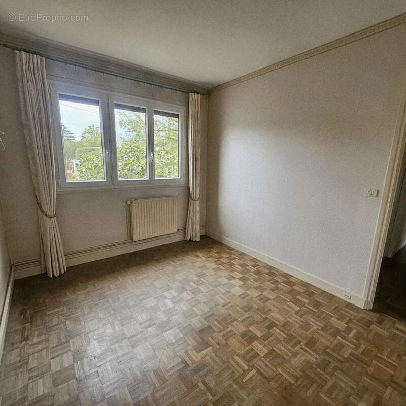 Maison à SAINT-GERMAIN-LES-ARPAJON