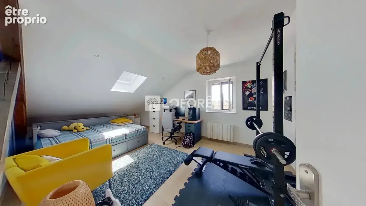 BRON - Maison familiale de caractère de 143,53 m² habitable - photo 12