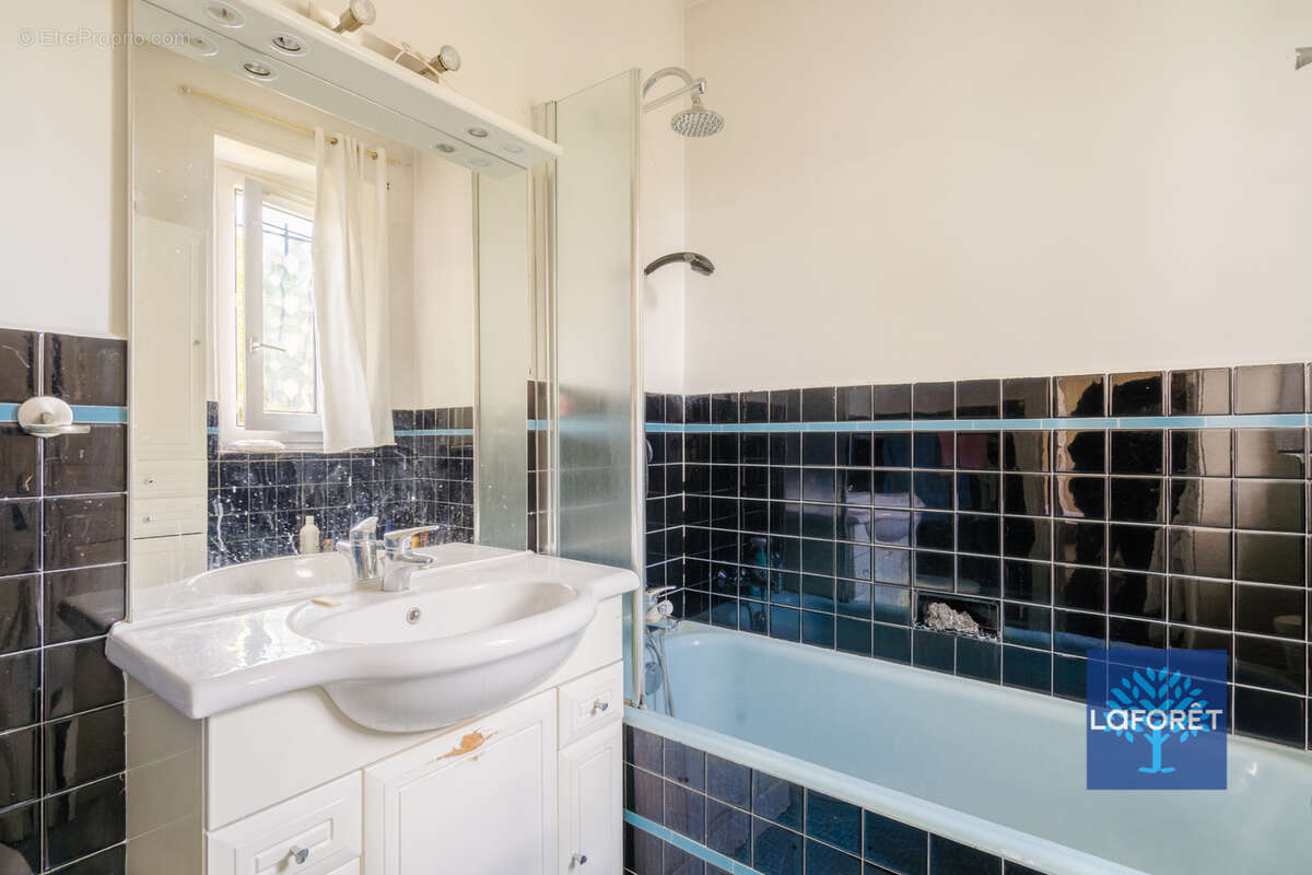 Maison à LES PAVILLONS-SOUS-BOIS