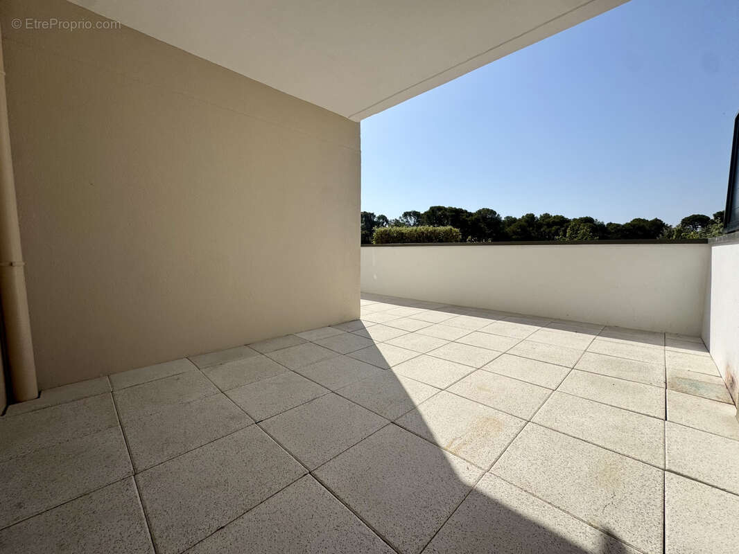 Appartement de type T2 en rez de chaussée au sein d'une résidence avec piscine à La Londe les Maures - photo 16