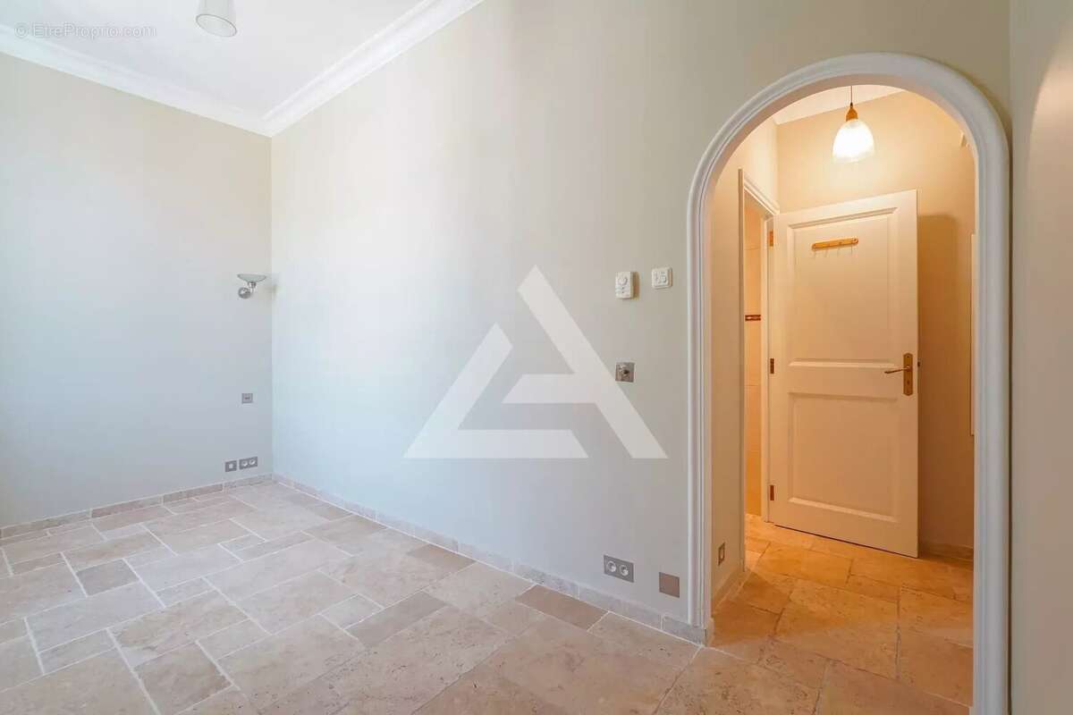 Appartement à BEAULIEU-SUR-MER