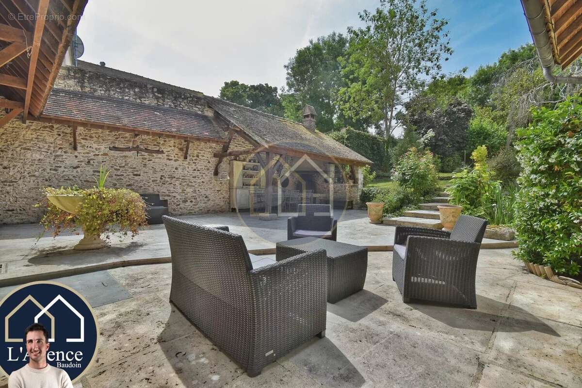 Maison à MONDONVILLE-SAINT-JEAN