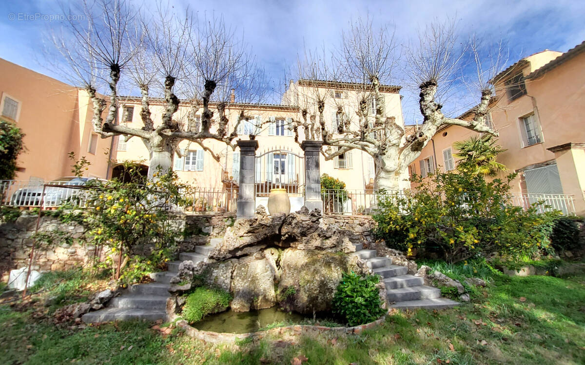 Maison à PUGET-VILLE