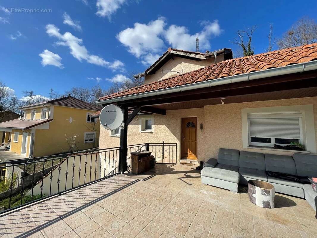 Maison à LA TOUR-DU-PIN