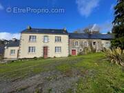 Maison à LE CLOITRE-PLEYBEN