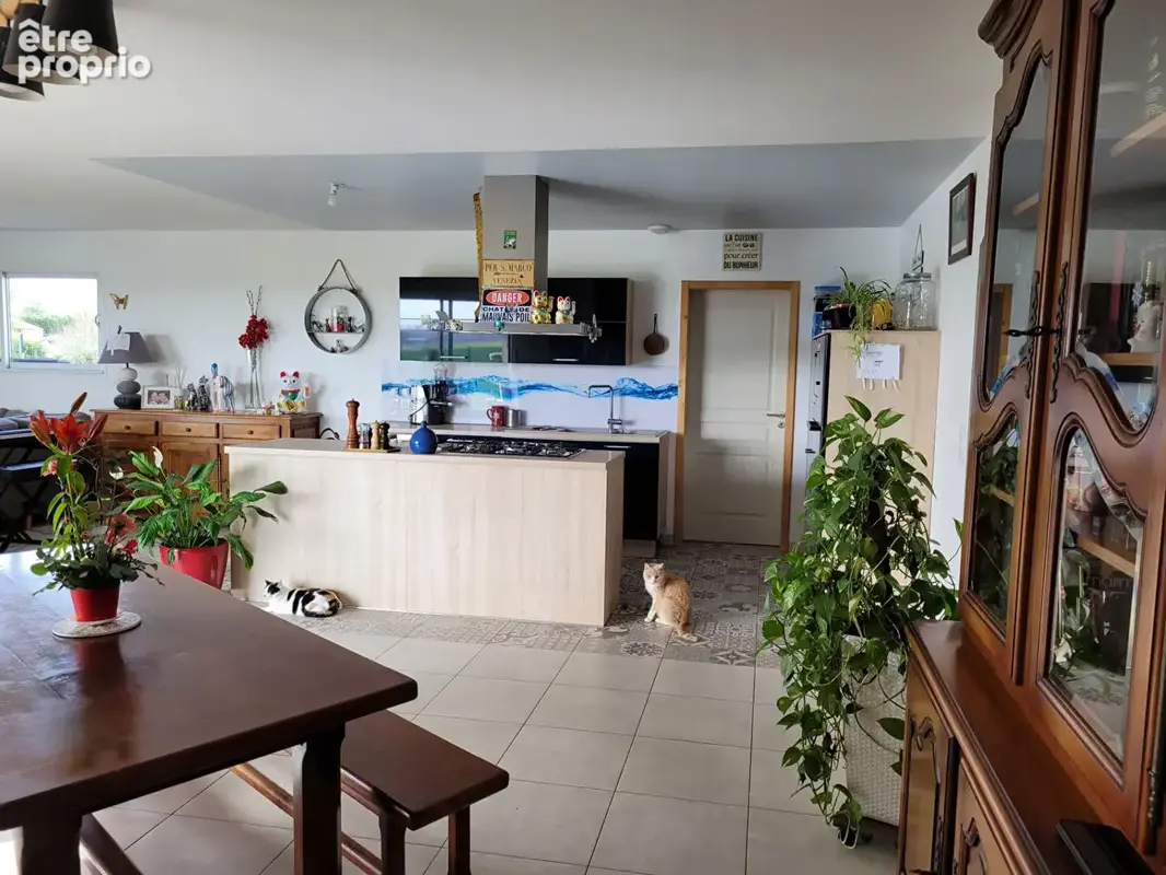 LANDRAIS 10 min de SURGERES - maison de 2018 plain pied de 130 m² de type 5 - garage - terrain - piscine - photo 7
