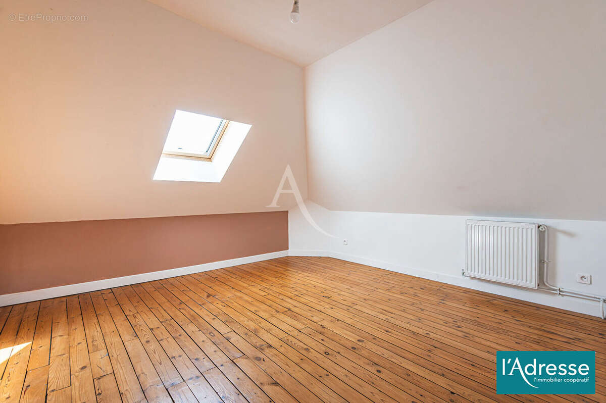 Appartement à NEUFCHATEL-SUR-AISNE