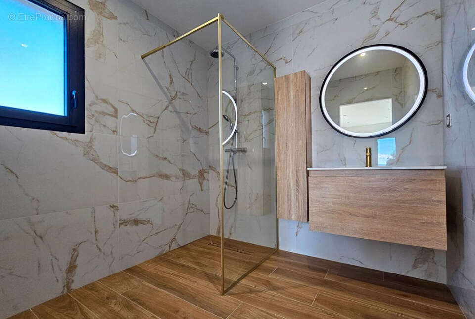 Maison à SAINT-DONAT-SUR-L&#039;HERBASSE