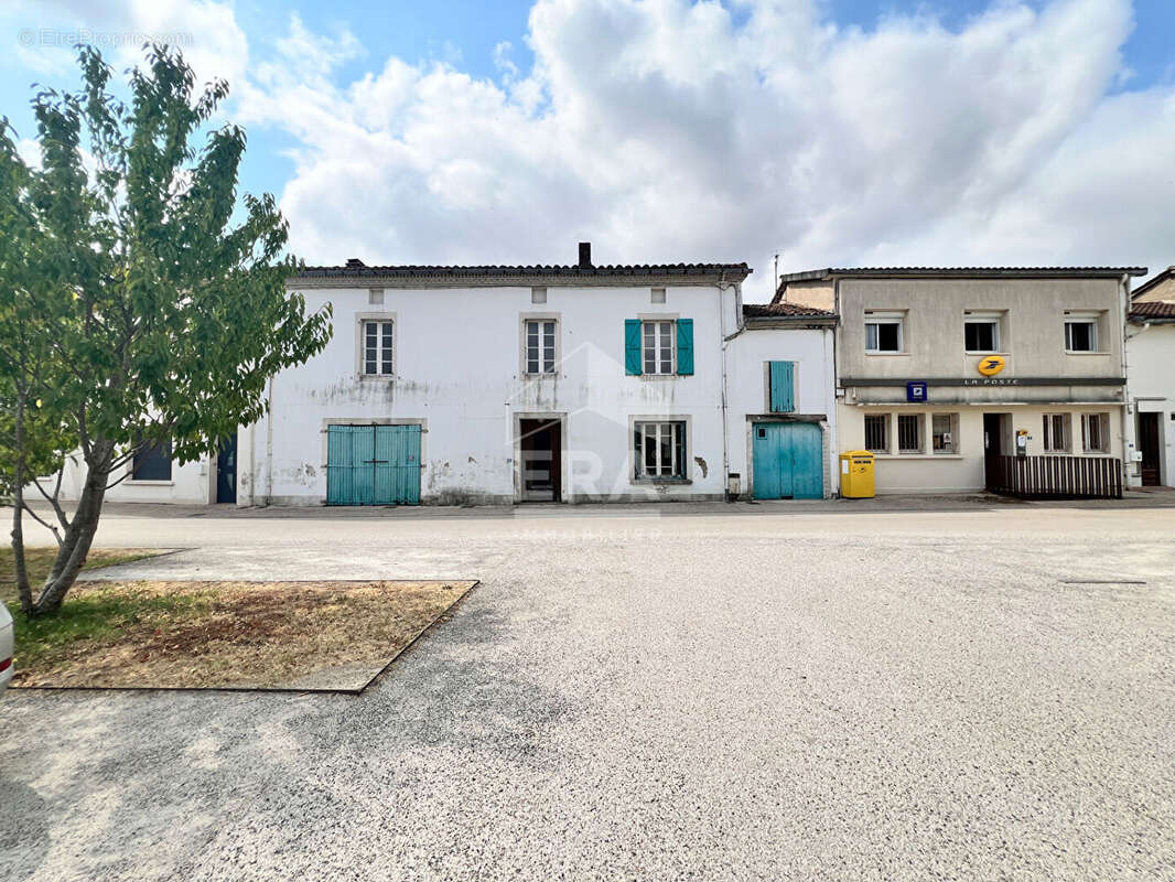 Maison 253 m2 centre village - photo 8