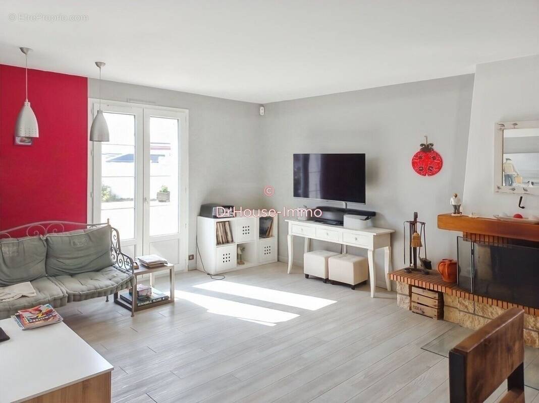 Maison 155 m² à Dompierre-Sur-Mer  - photo 1