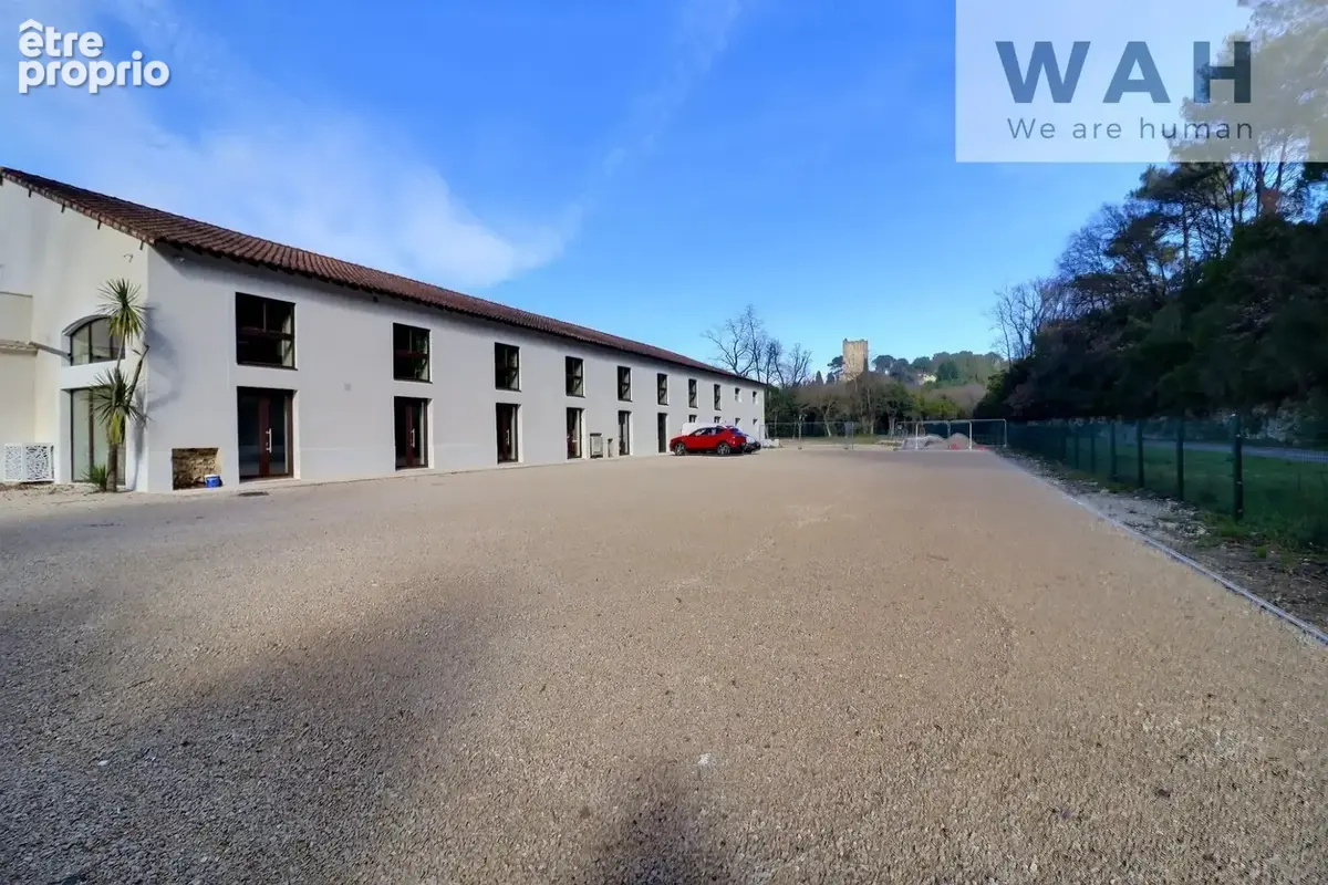 Local commercial 270 m2 à Sommières 30250 - photo 5