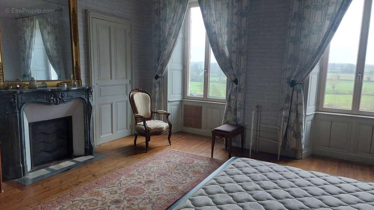 Maison à MONTRAVERS