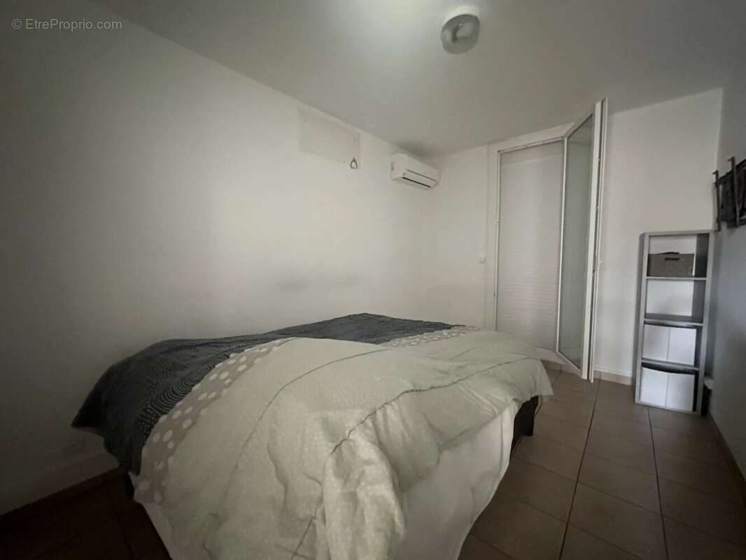 Appartement à CARROS