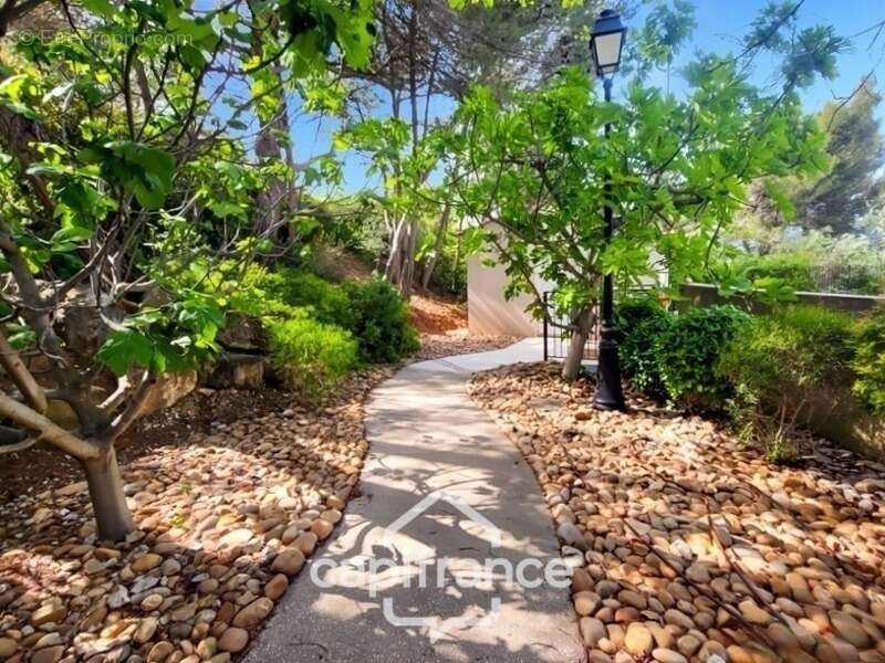 Appartement à MALLEMORT