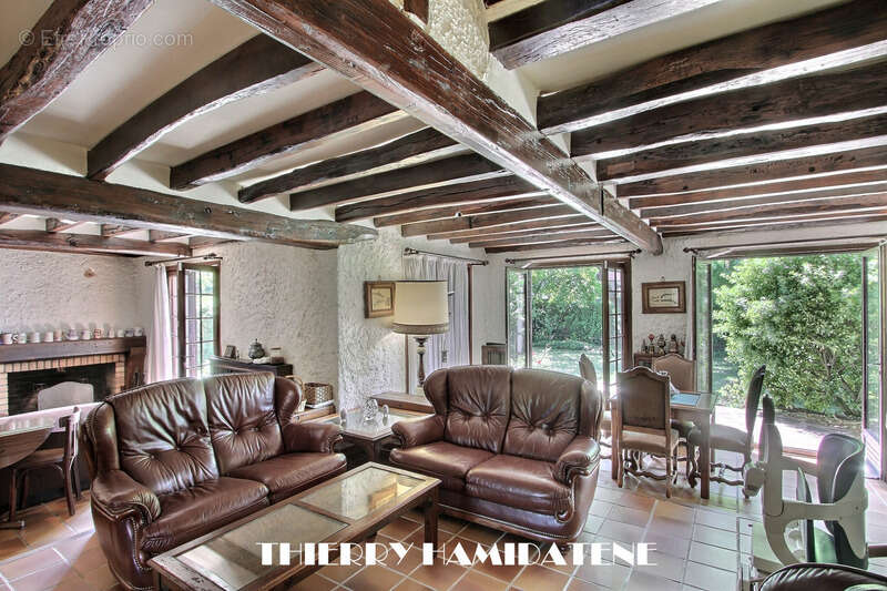 Val notre dame grande et belle maison 140m2 hbt 4 chambres ideal artisan s/sol total  100m2 3m de hauteur s/plafond grand jardin - photo 4