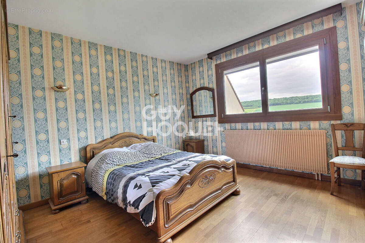 Maison à LAY-SAINT-CHRISTOPHE