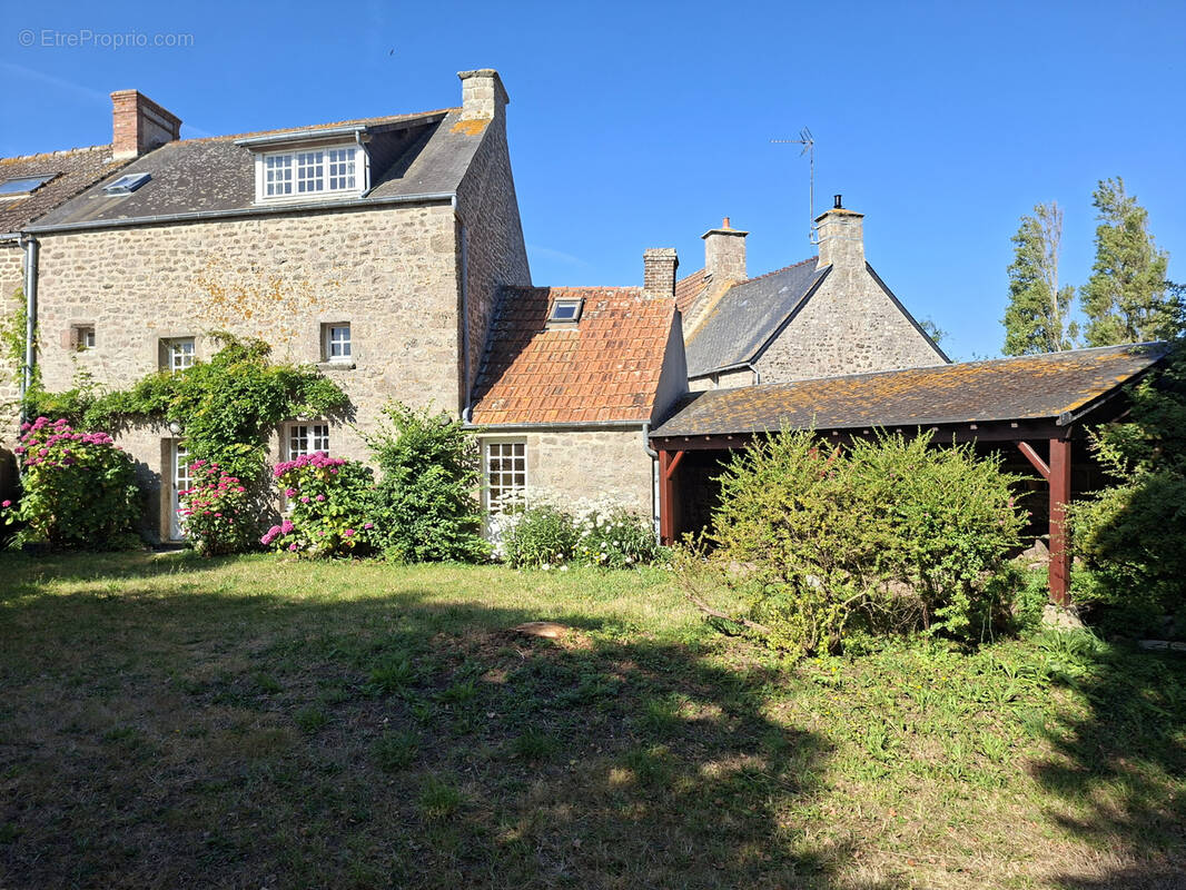 Maison à MONTFARVILLE