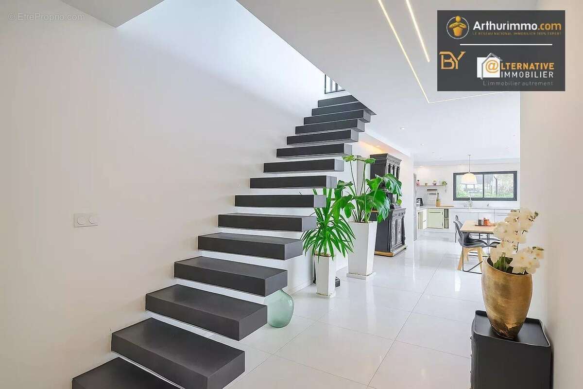 Maison à SAINT-ERBLON