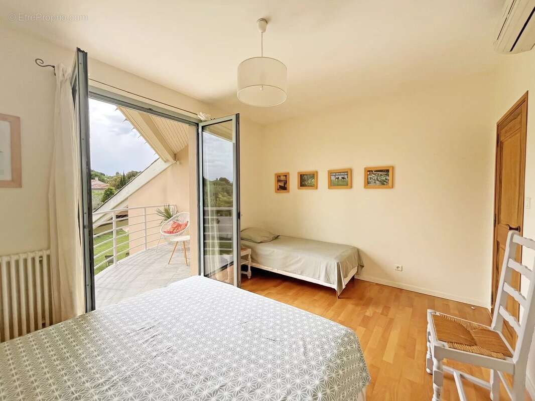 Maison à L'ISLE-SUR-LA-SORGUE