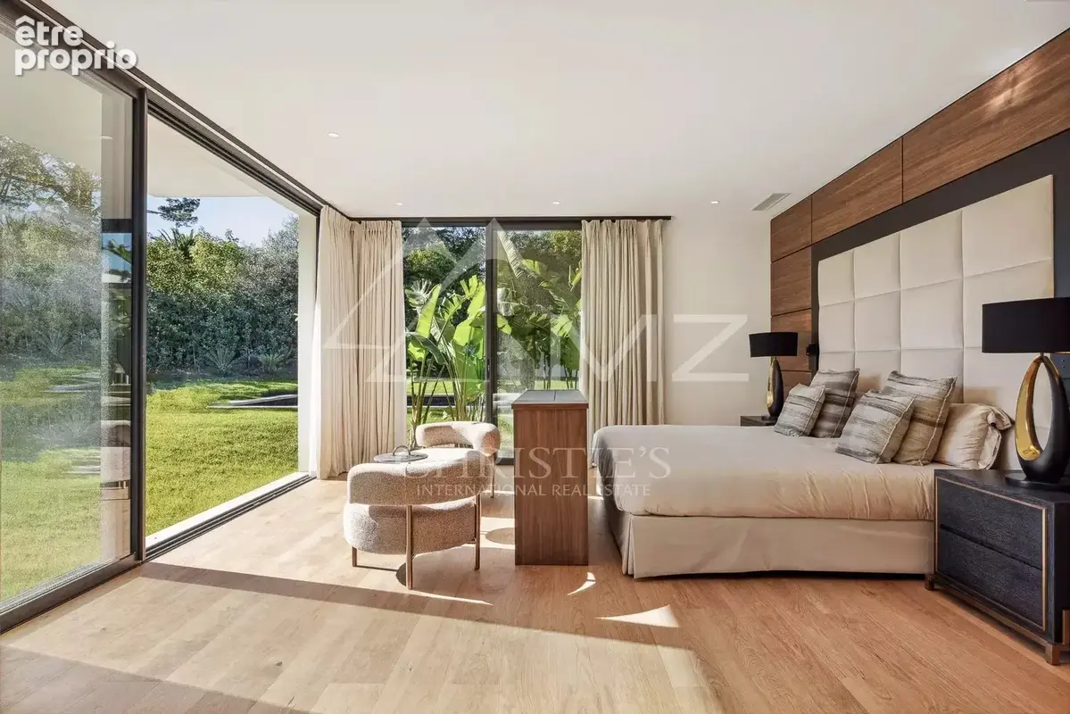 Remarquable villa contemporaine neuve au sein d'un domaine guardienné - photo 5
