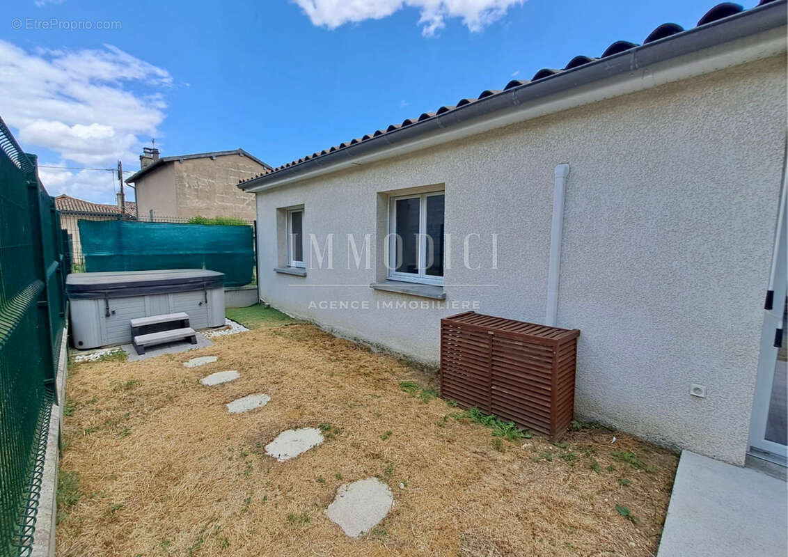 Maison à CRECHES-SUR-SAONE