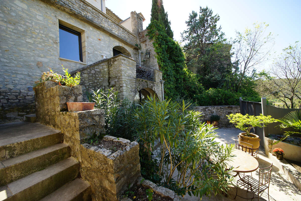 Maison à VAISON-LA-ROMAINE