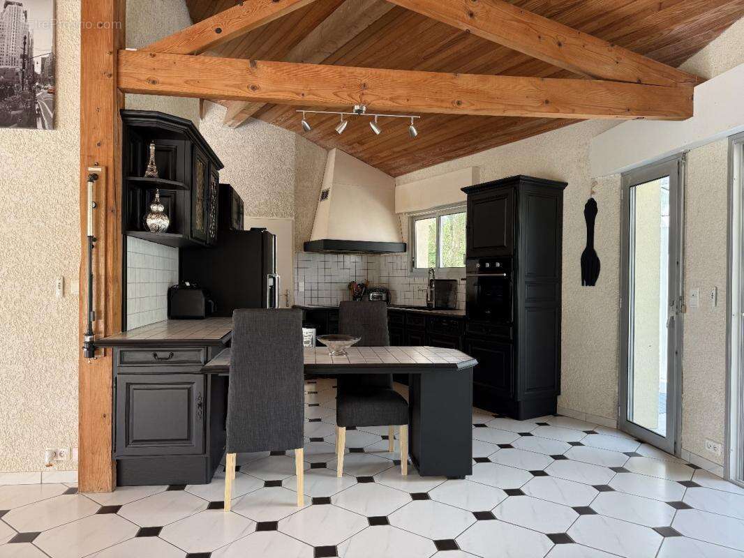 Maison à LABARRERE
