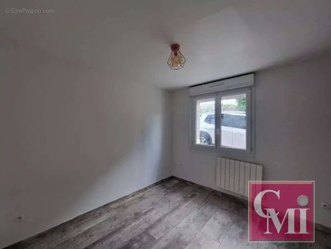 Appatement type F2 au calme, en rez de jardin avec terrasse - photo 4