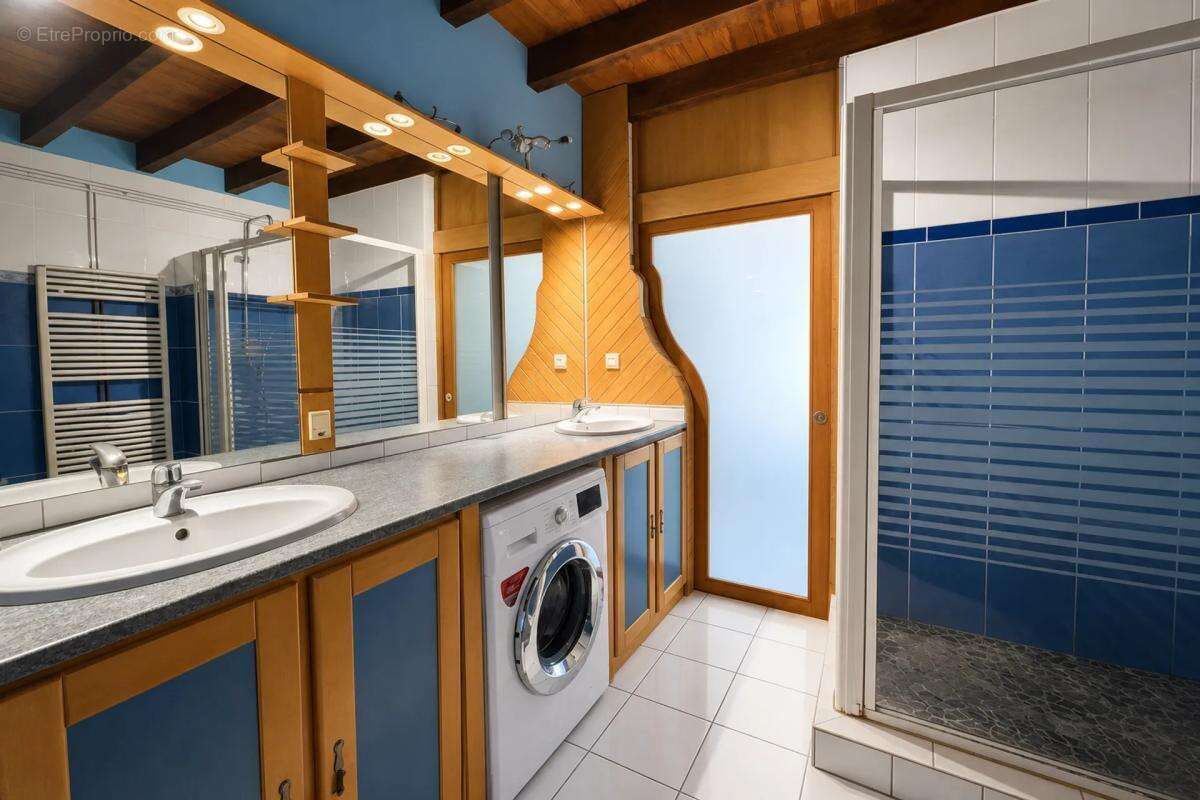 Maison rénovée 6 pièces avec revenus annexes - photo 17