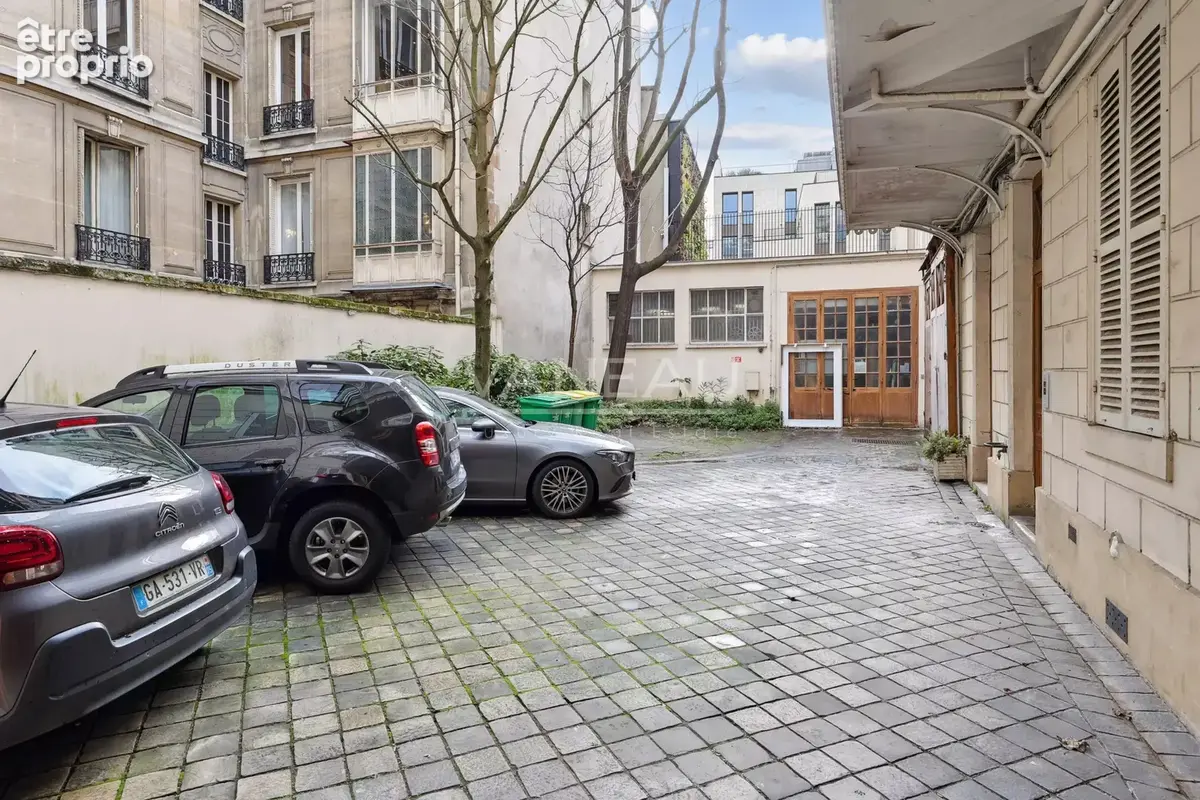 Paris IXe - rue de Liège - 6 pièces, 4 chambres - Standing - photo 14