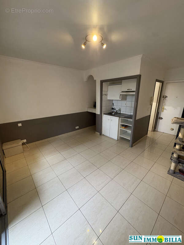 Appartement à SAINT-LAURENT-DU-VAR