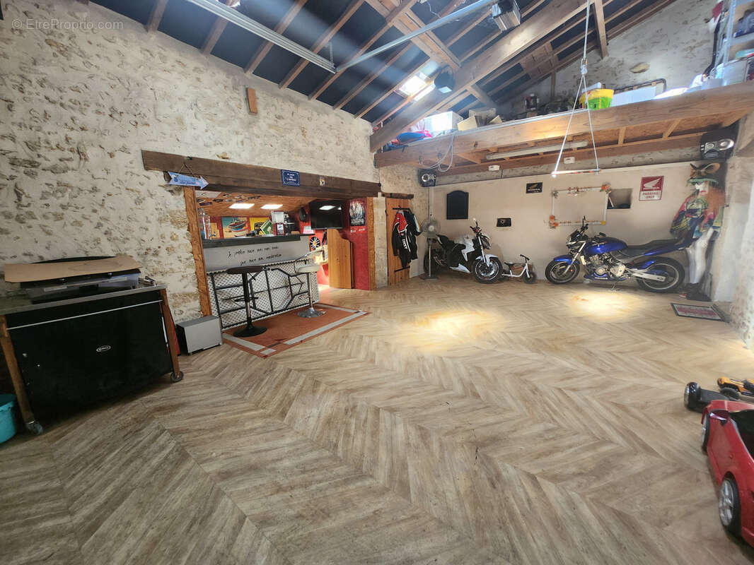 Maison en pierre 6 chambres et grand garage, piscine et terrain clos. - photo 19