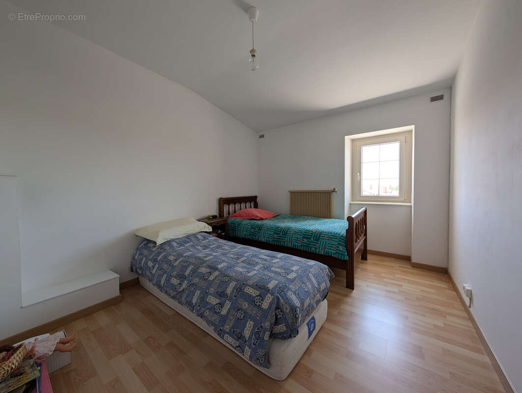 Maison à LES HERBIERS