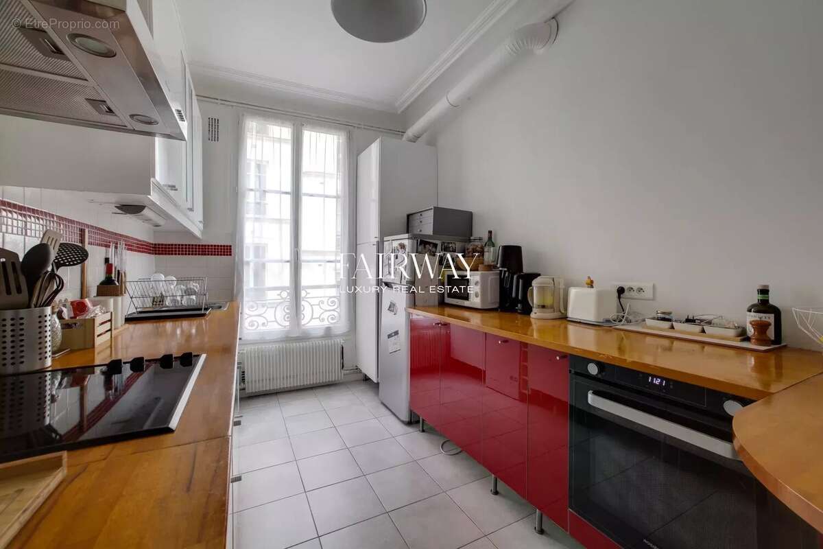 Appartement à PARIS-18E