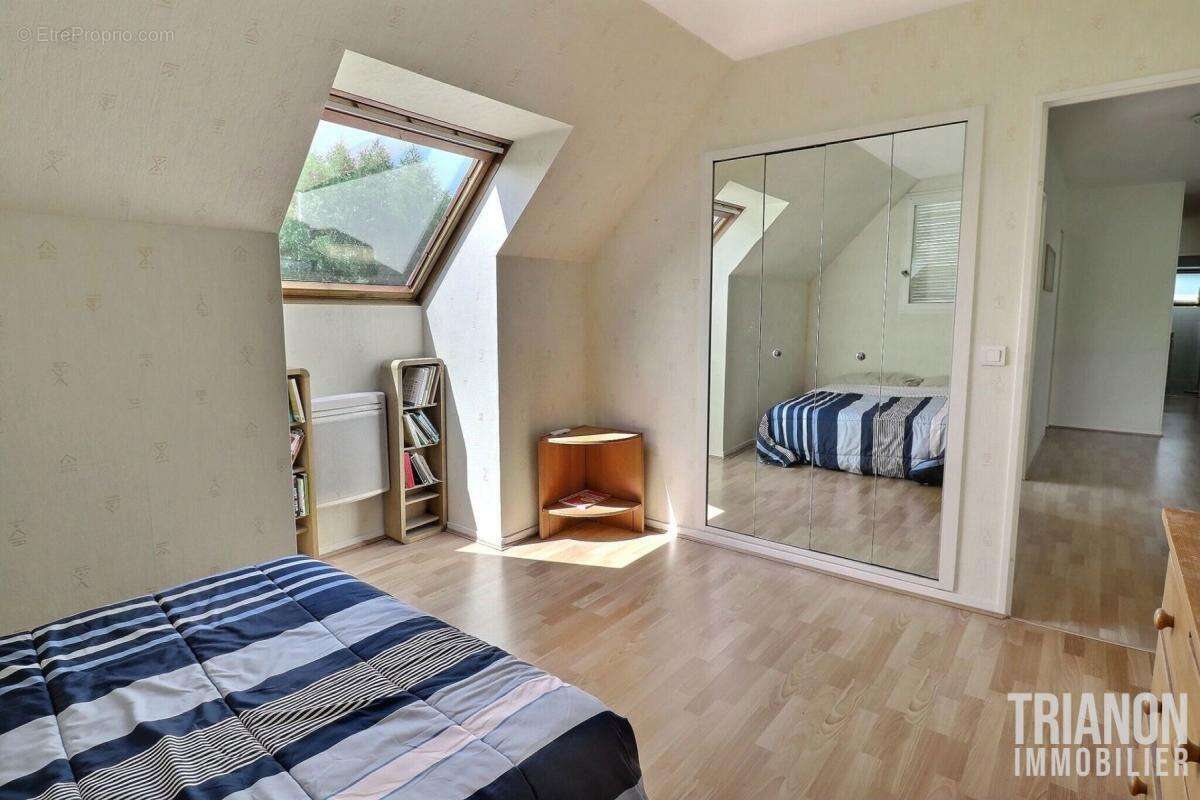 Maison à SAINT-NOM-LA-BRETECHE