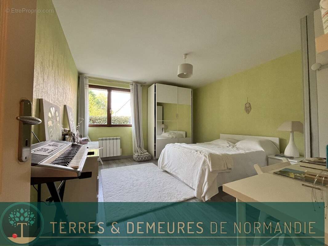 Maison à MEZIDON-CANON