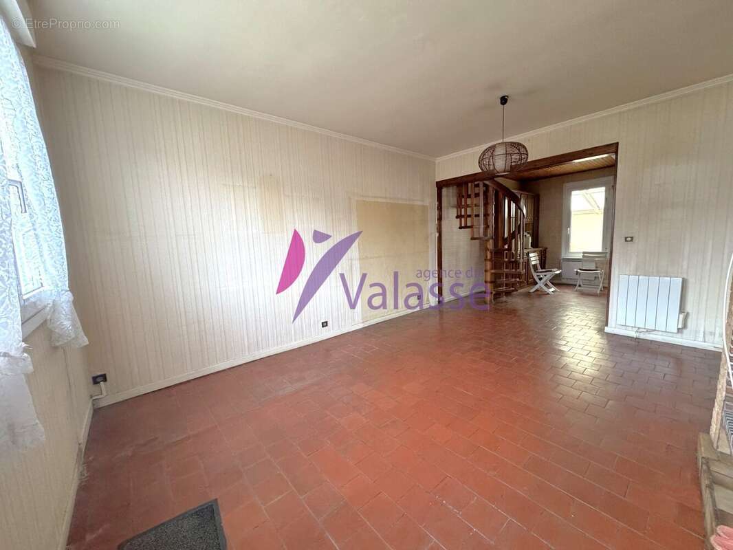 Maison à GRUCHET-LE-VALASSE