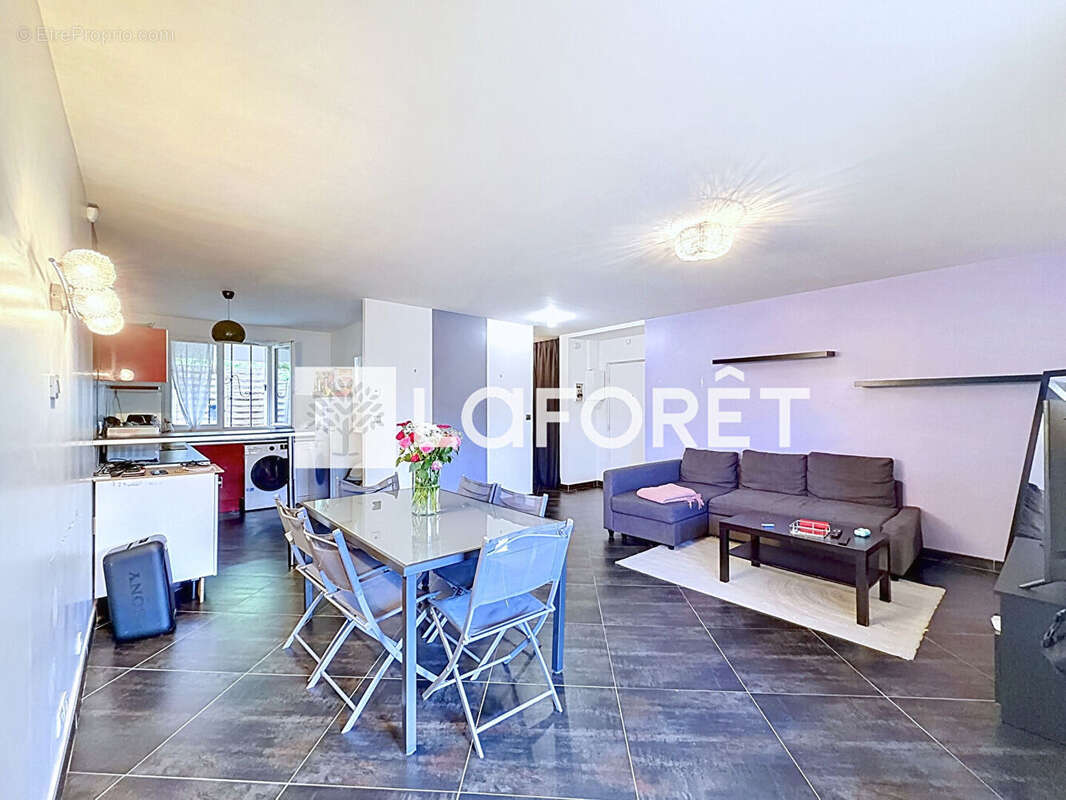 Appartement à MOISSY-CRAMAYEL