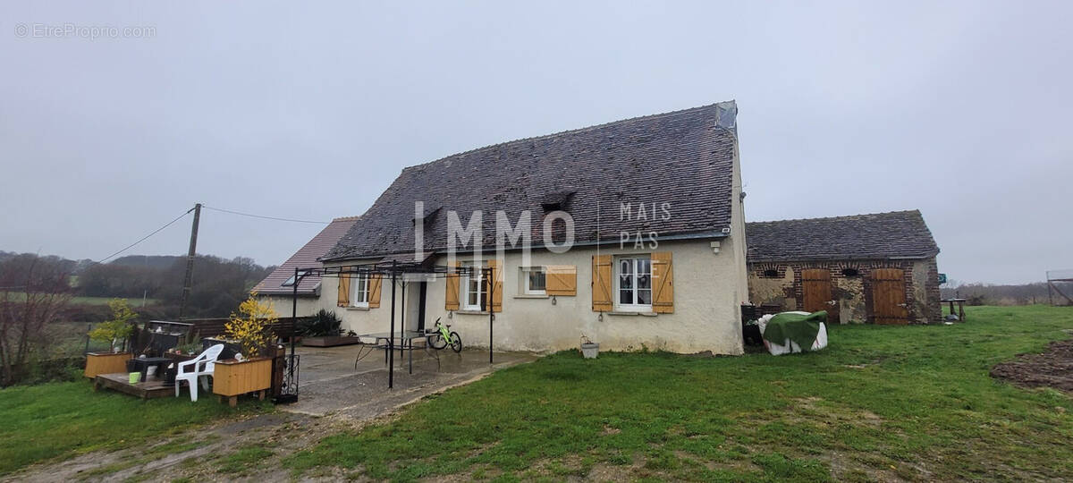 Maison à SAVIGNY-SUR-BRAYE