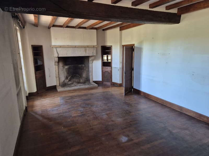 Maison à ECUISSES