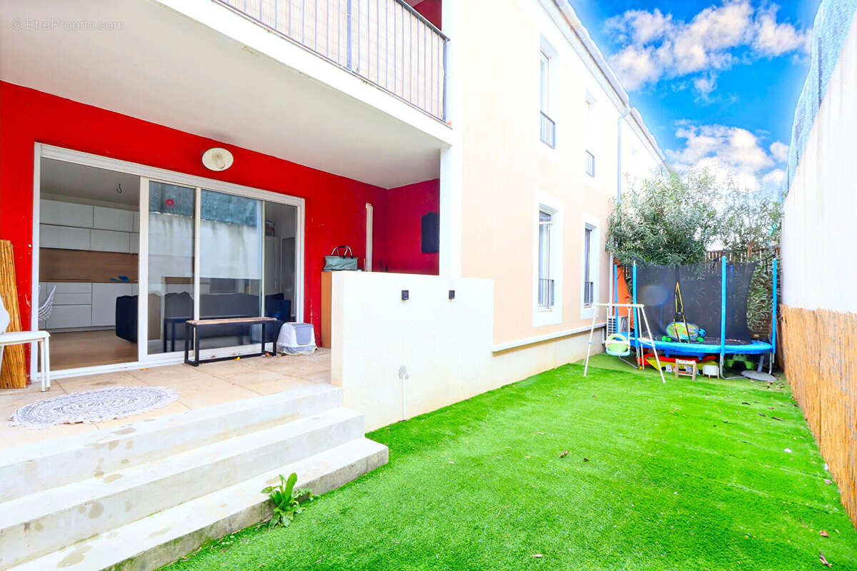 Appartement à MAUGUIO