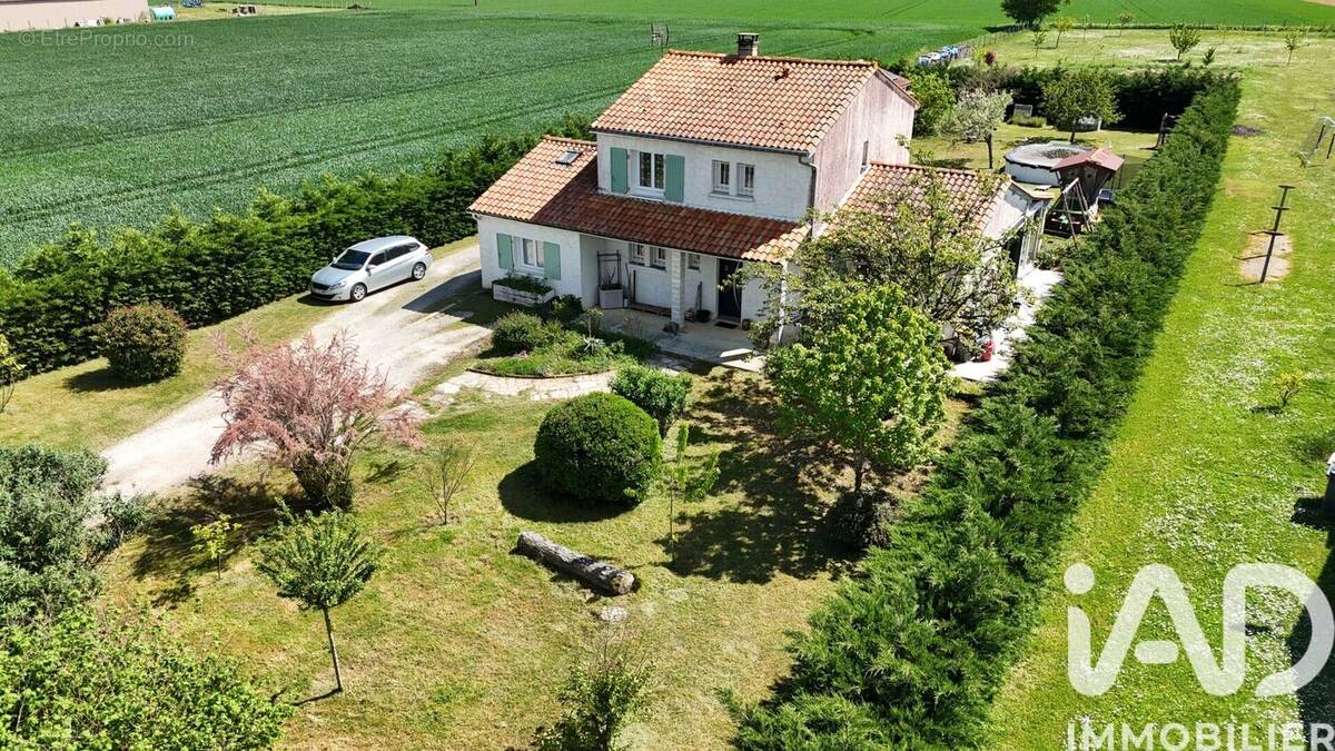 Photo 1 - Maison à COULGENS
