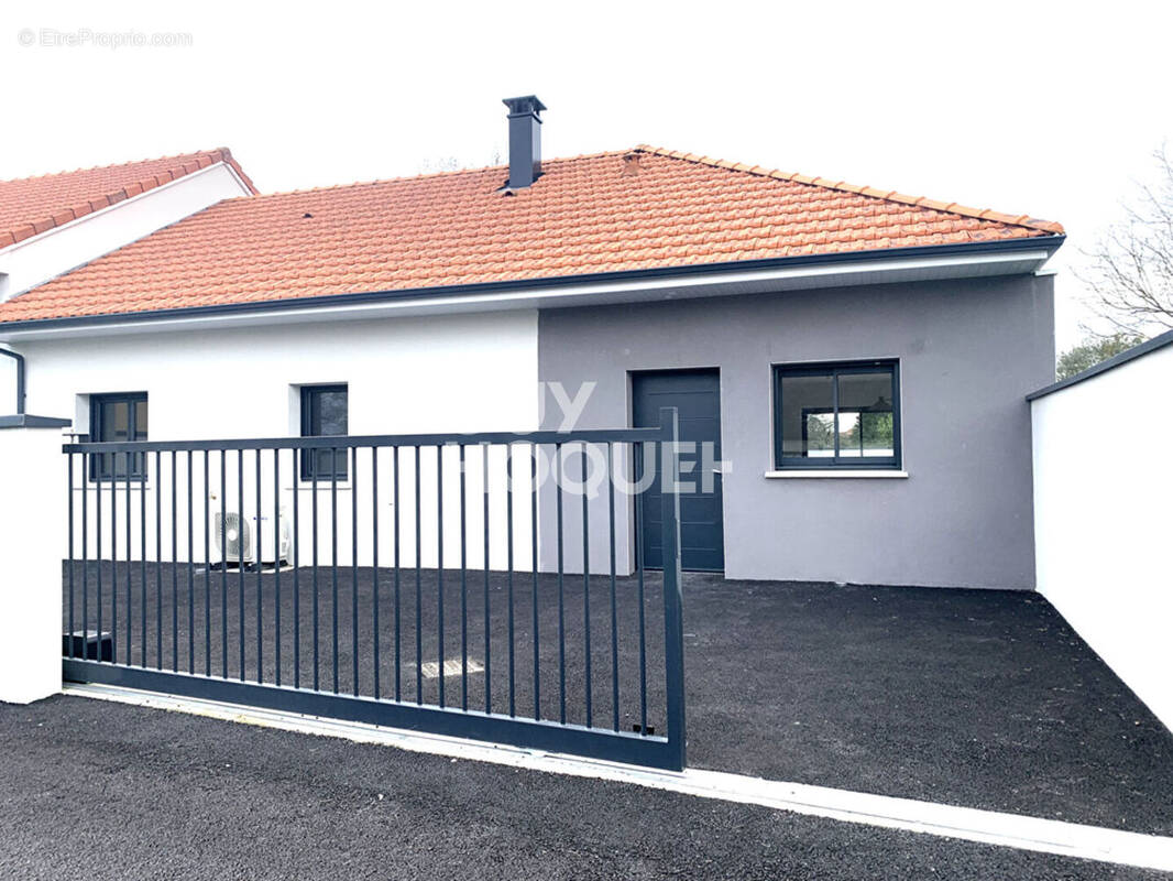 Maison à MAZEROLLES