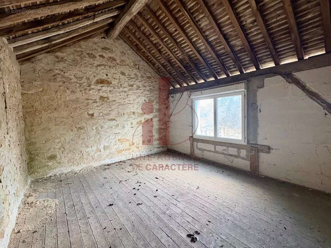 Maison à SAINT-MARTIN-EN-BIERE